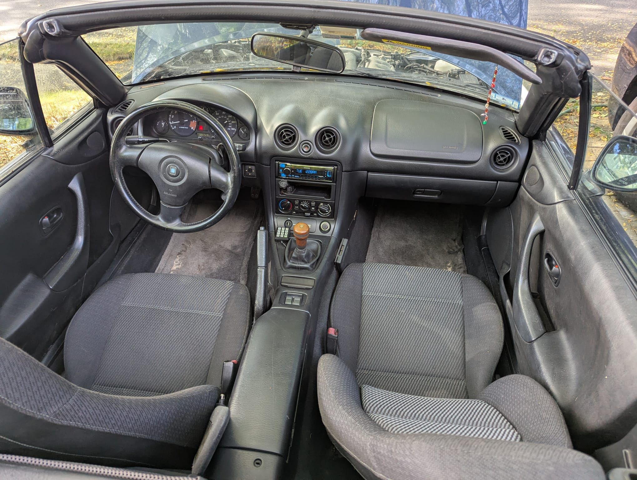 Used 2000 MAZDA MX-5 Miata RWD image 2