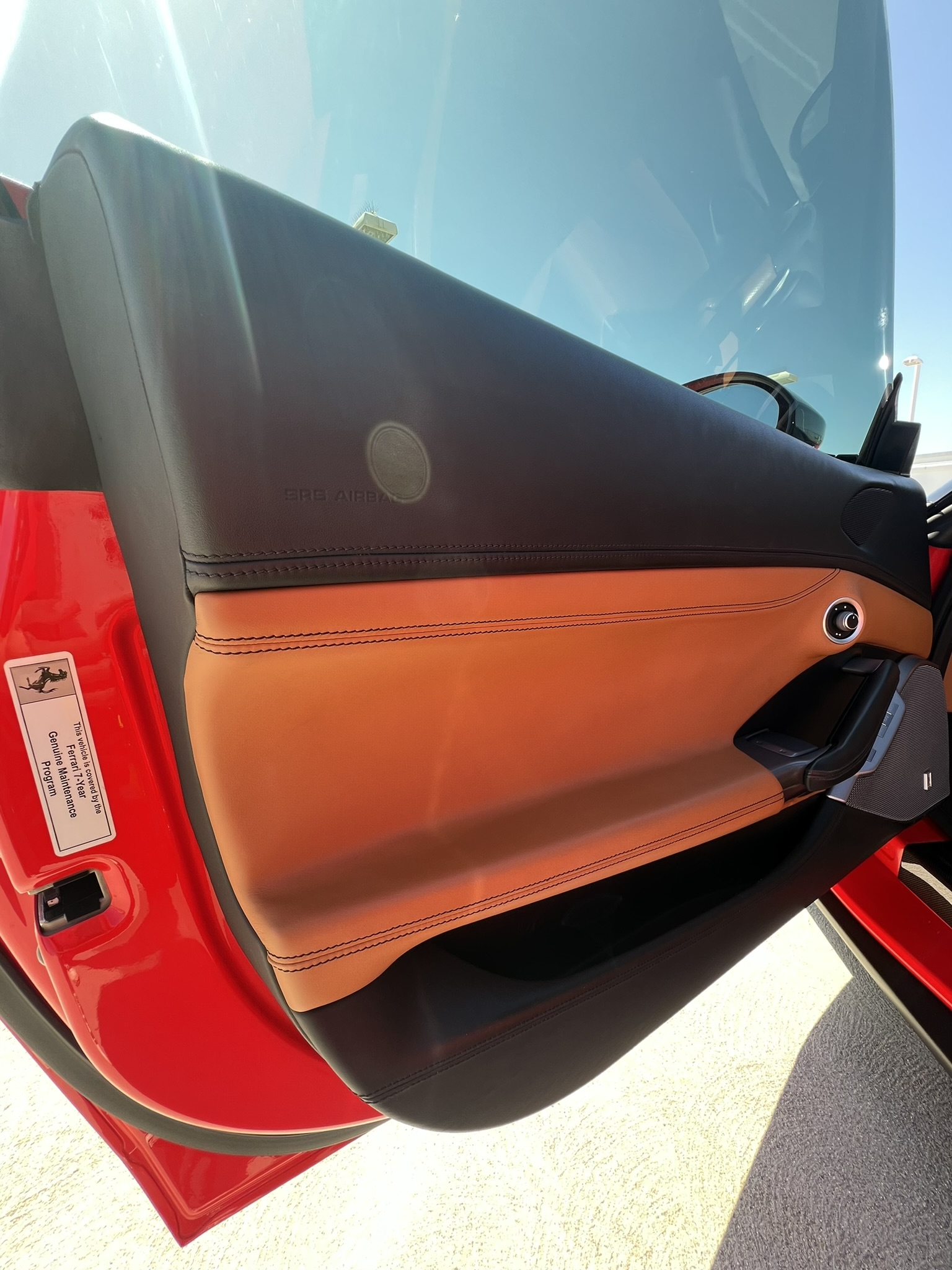 Used 2019 Ferrari Portofino RWD image 27
