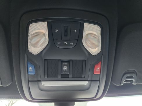 Used 2022 RAM 3500 Tradesman image 19