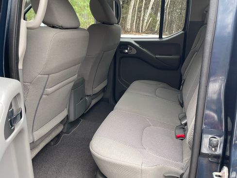 Used 2020 Nissan Frontier SV image 23