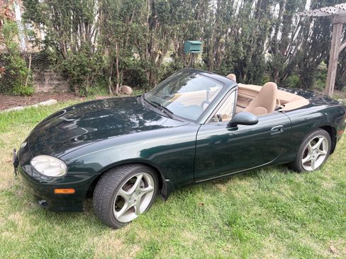 Used 2002 MAZDA MX-5 Miata LS image 2