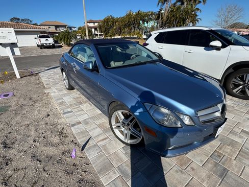 Used 2011 Mercedes-Benz E 350 Cabriolet image 4