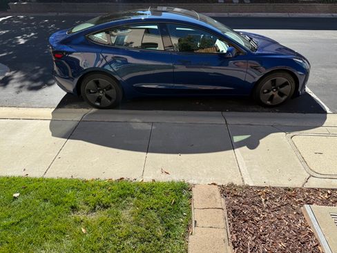 Used 2023 Tesla Model 3 Standard Range image 6