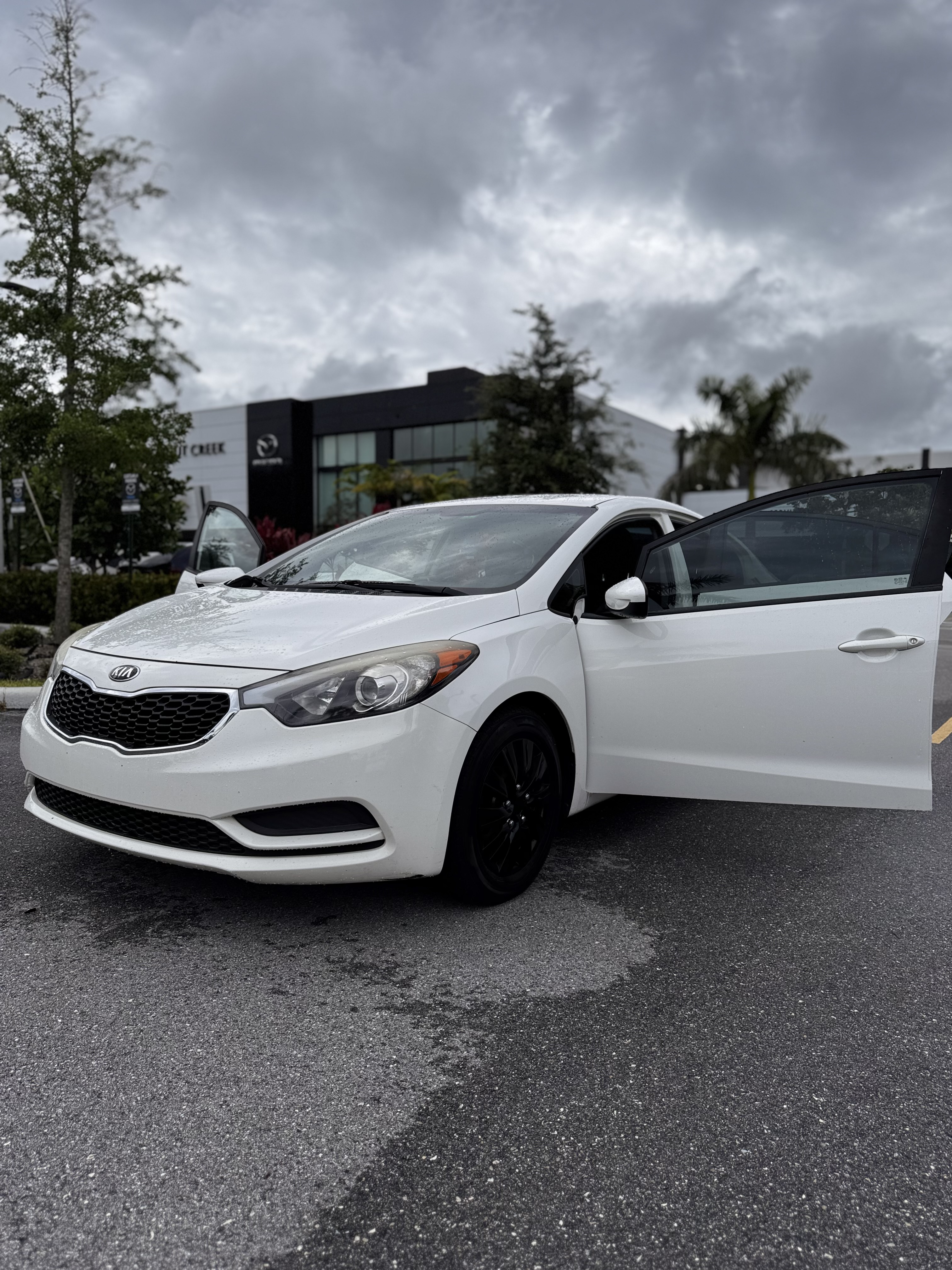 Used 2016 Kia Forte LX FWD image 1