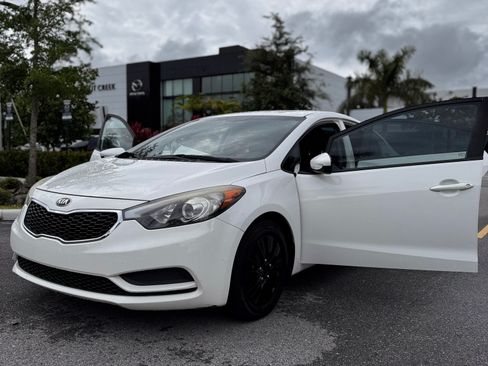 Used 2016 Kia Forte LX FWD image 1