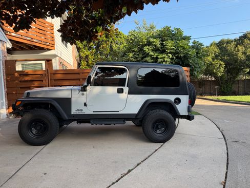 Used 2004 Jeep Wrangler 4WD image 23