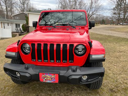 Used 2022 Jeep Wrangler Unlimited Sahara image 5