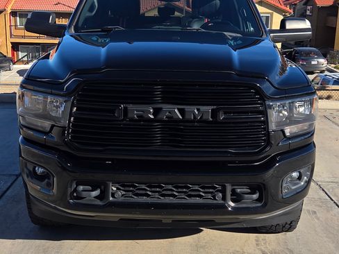 Used 2019 RAM 2500 Big Horn w/ Black Appearance Package image 4