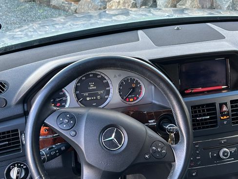 Used 2010 Mercedes-Benz GLK 350 2WD image 12