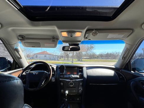 Used 2014 INFINITI QX80 4WD w/ Deluxe Touring Package image 21