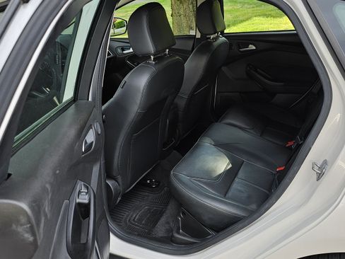 Used 2017 Ford Focus Titanium w/ Titanium Technology Package image 6