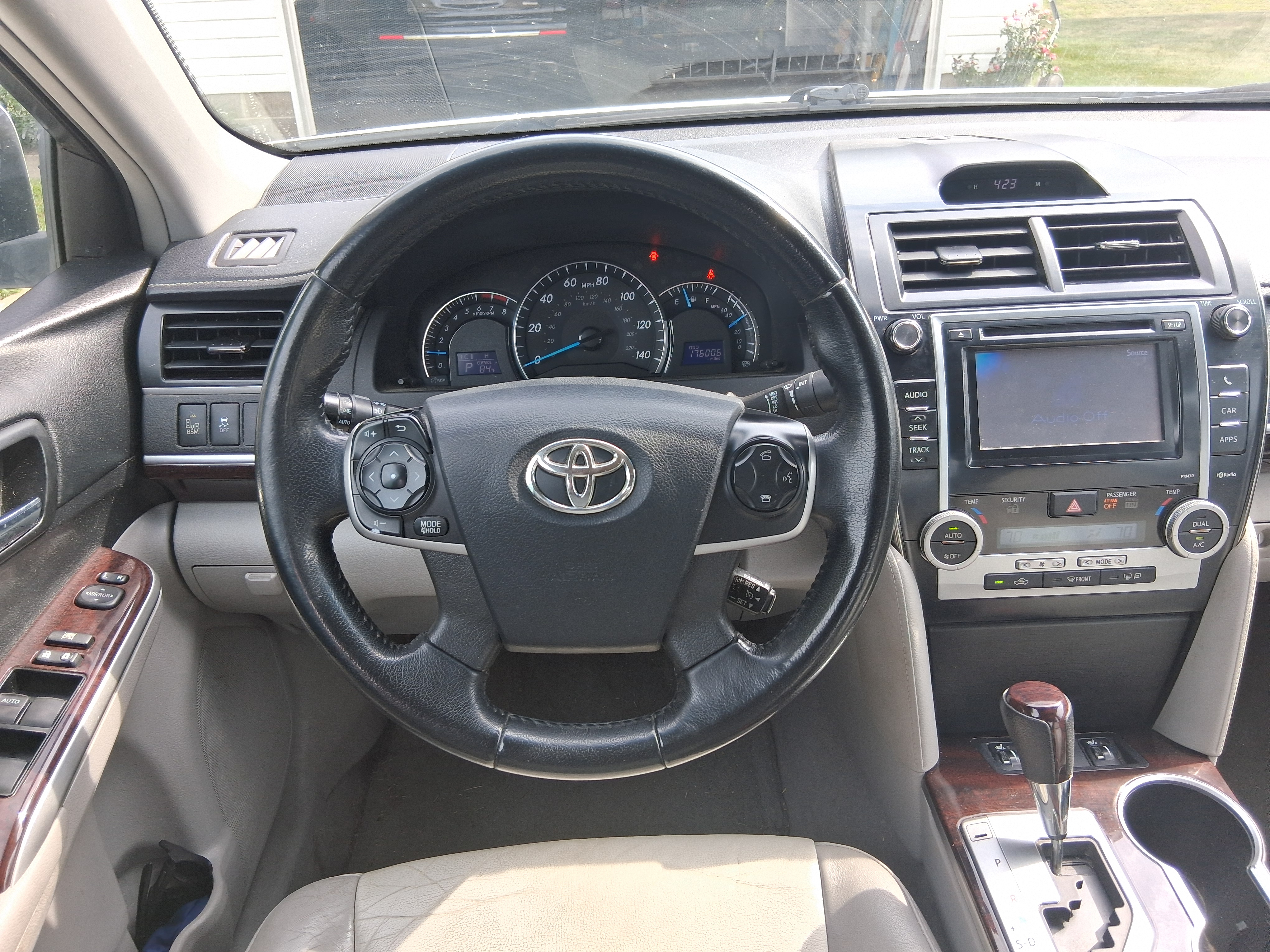 Used 2014 Toyota Camry XLE FWD image 4