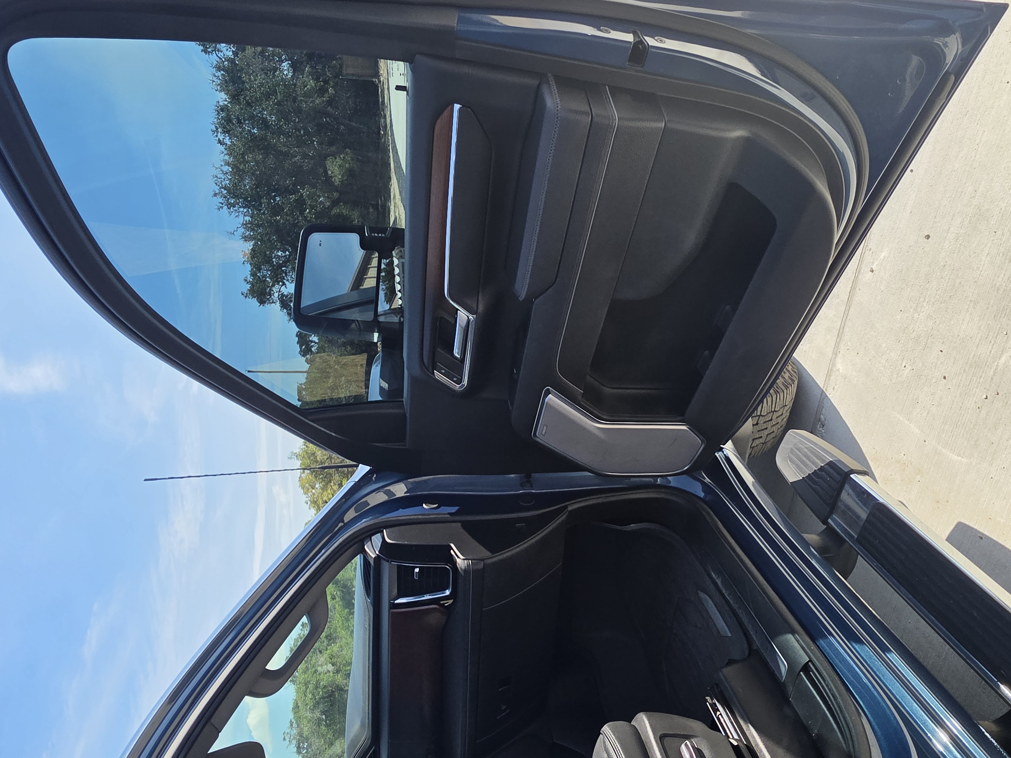Used 2024 GMC Sierra 2500 Denali w/ Denali Reserve Package AWD/4WD image 9