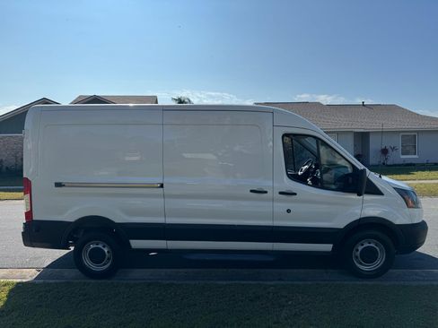 Used 2016 Ford Transit 250 148 Medium Roof image 9