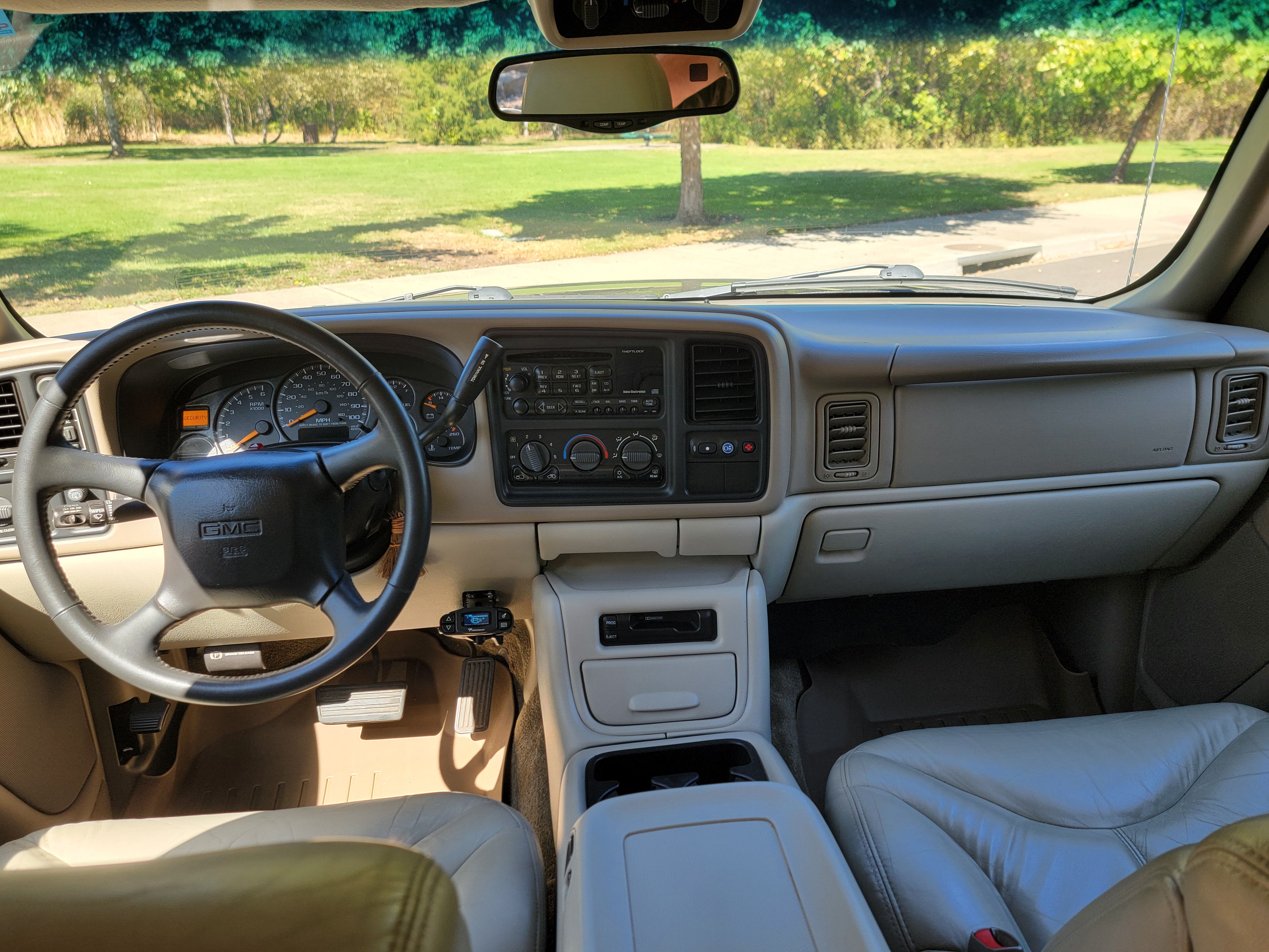 Used 2001 GMC Yukon XL SLT AWD/4WD image 19
