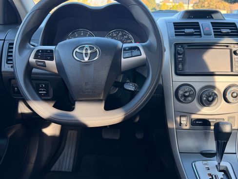 Used 2012 Toyota Corolla S image 8