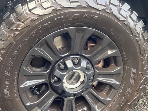 Used 2023 Ford F250 XL w/ FX4 Off-Road Package image 2