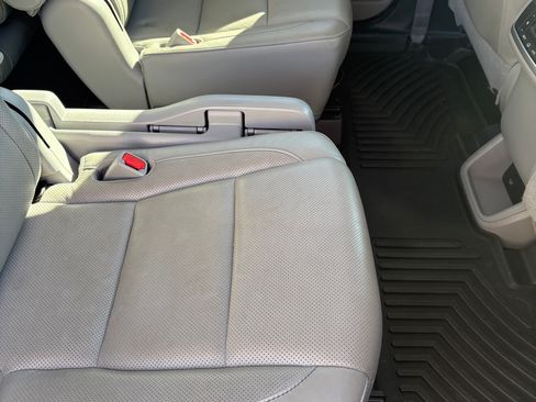 Used 2019 Toyota Highlander Limited image 17