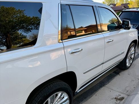 Used 2016 Cadillac Escalade Platinum AWD/4WD image 5