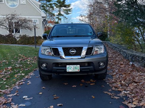 Used 2016 Nissan Frontier SV w/ SV Value Truck Pkg image 4
