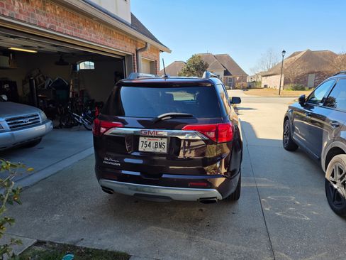 Used 2018 GMC Acadia Denali w/ Technology Package image 4