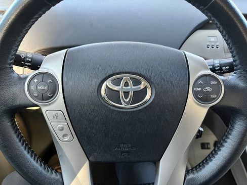 Used 2013 Toyota Prius Five image 13