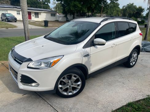 Used 2013 Ford Escape SEL FWD image 1