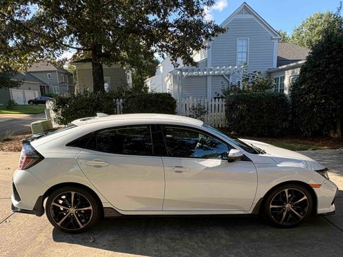 Used 2021 Honda Civic Sport image 2