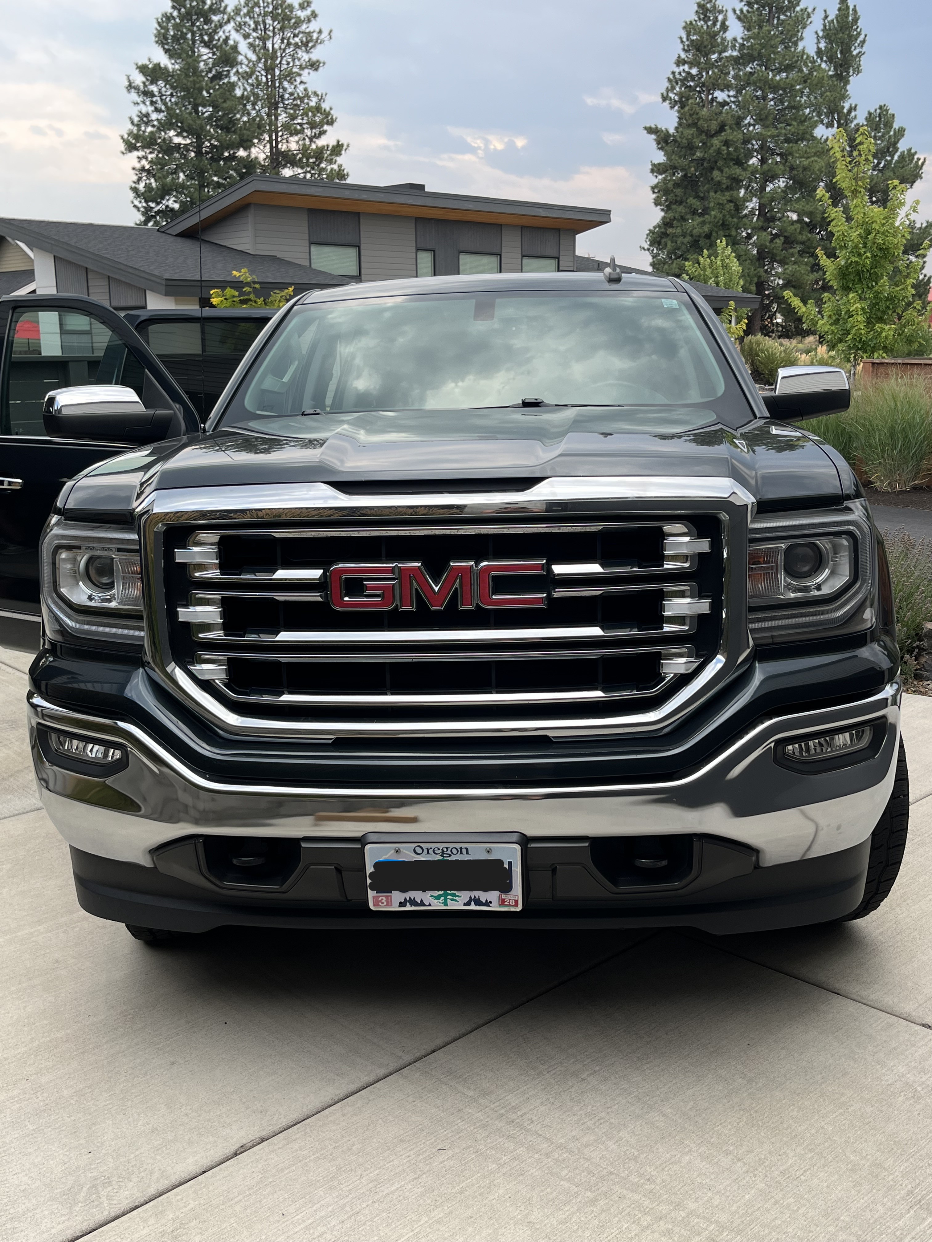 Used 2017 GMC Sierra 1500 SLT w/ SLT Premium Package AWD/4WD image 2