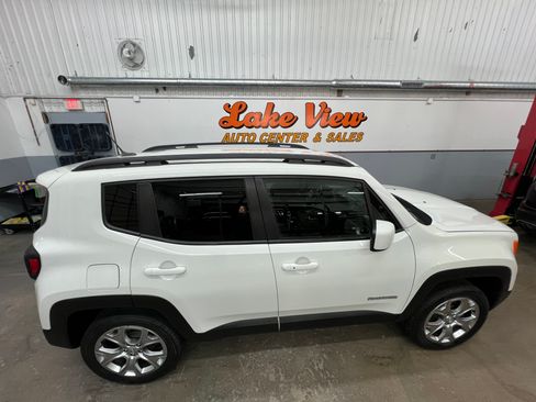 Used 2016 Jeep Renegade Latitude w/ Safety & Security Group image 10