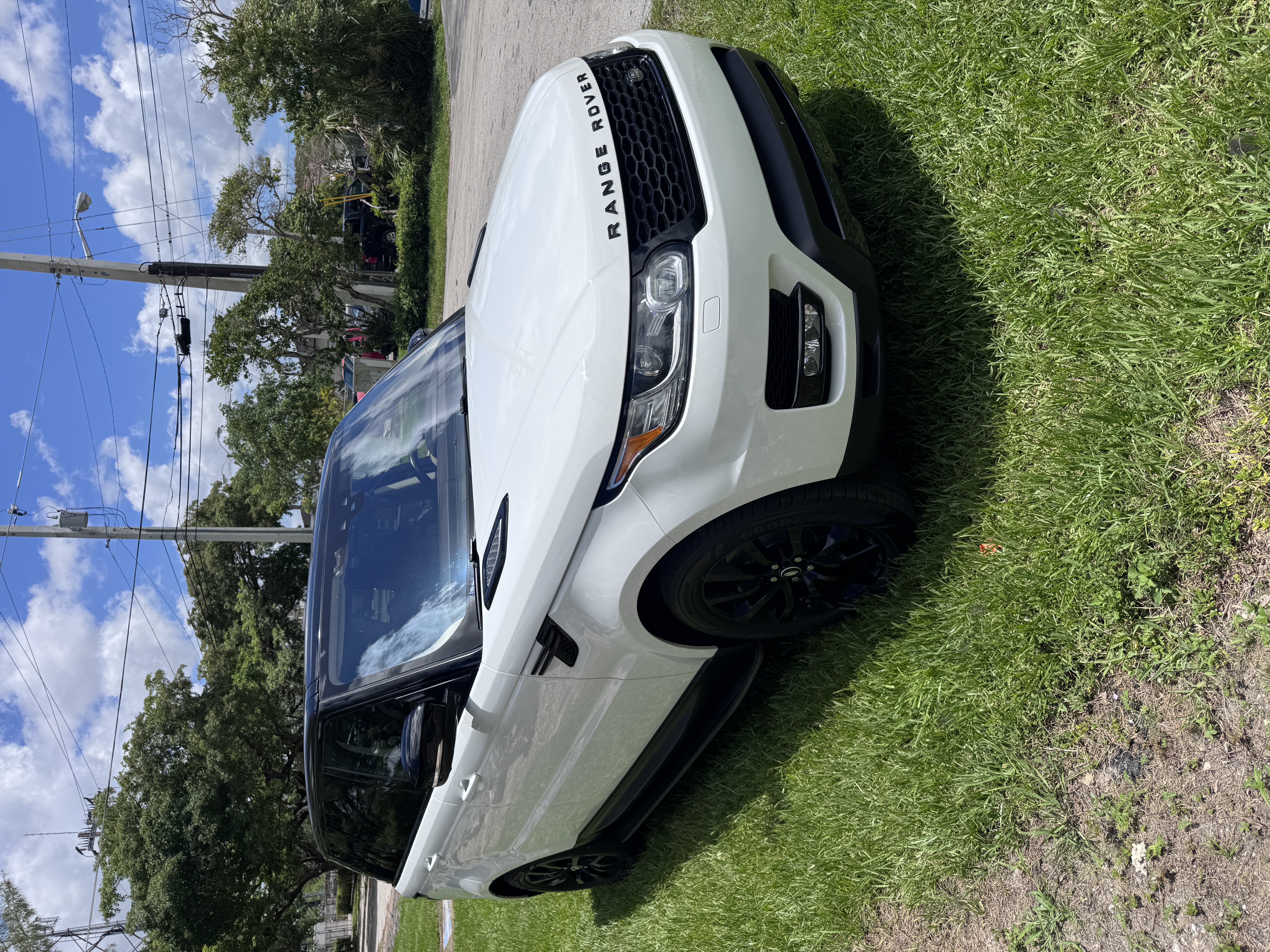 Used 2017 Land Rover Range Rover Sport HSE AWD/4WD image 9