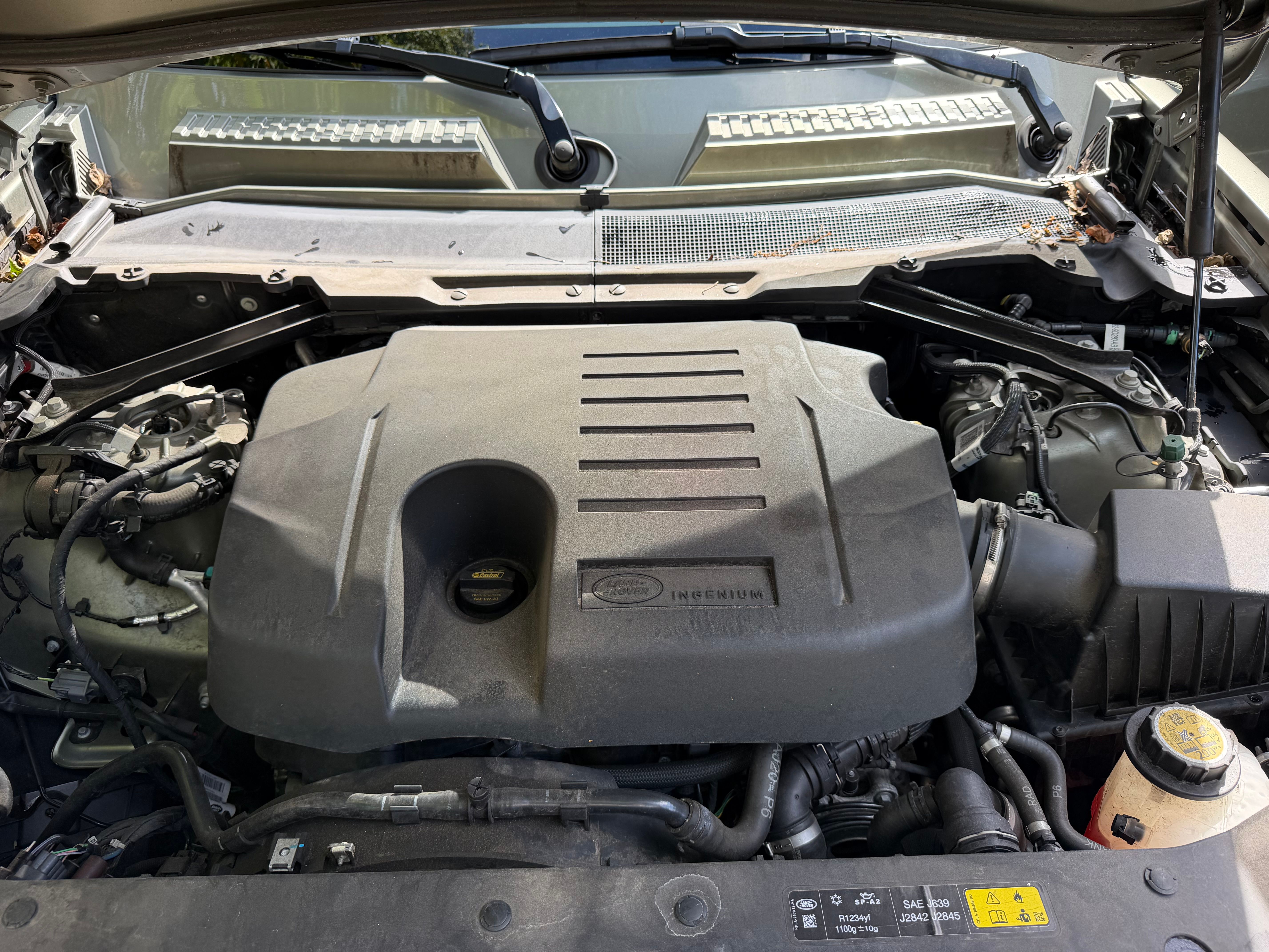 Used 2023 Land Rover Defender 130 X-Dynamic SE AWD/4WD image 17