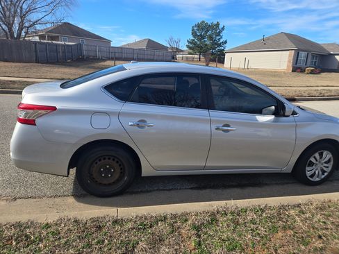 Used 2014 Nissan Sentra SV w/ SV Driver Package image 2
