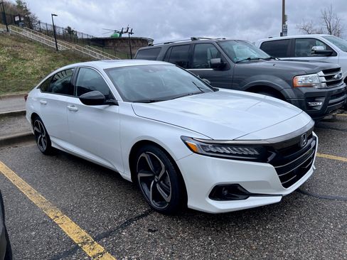 Used 2022 Honda Accord Sport image 5