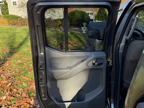 Used 2016 Nissan Frontier SV w/ SV Value Truck Pkg image 21