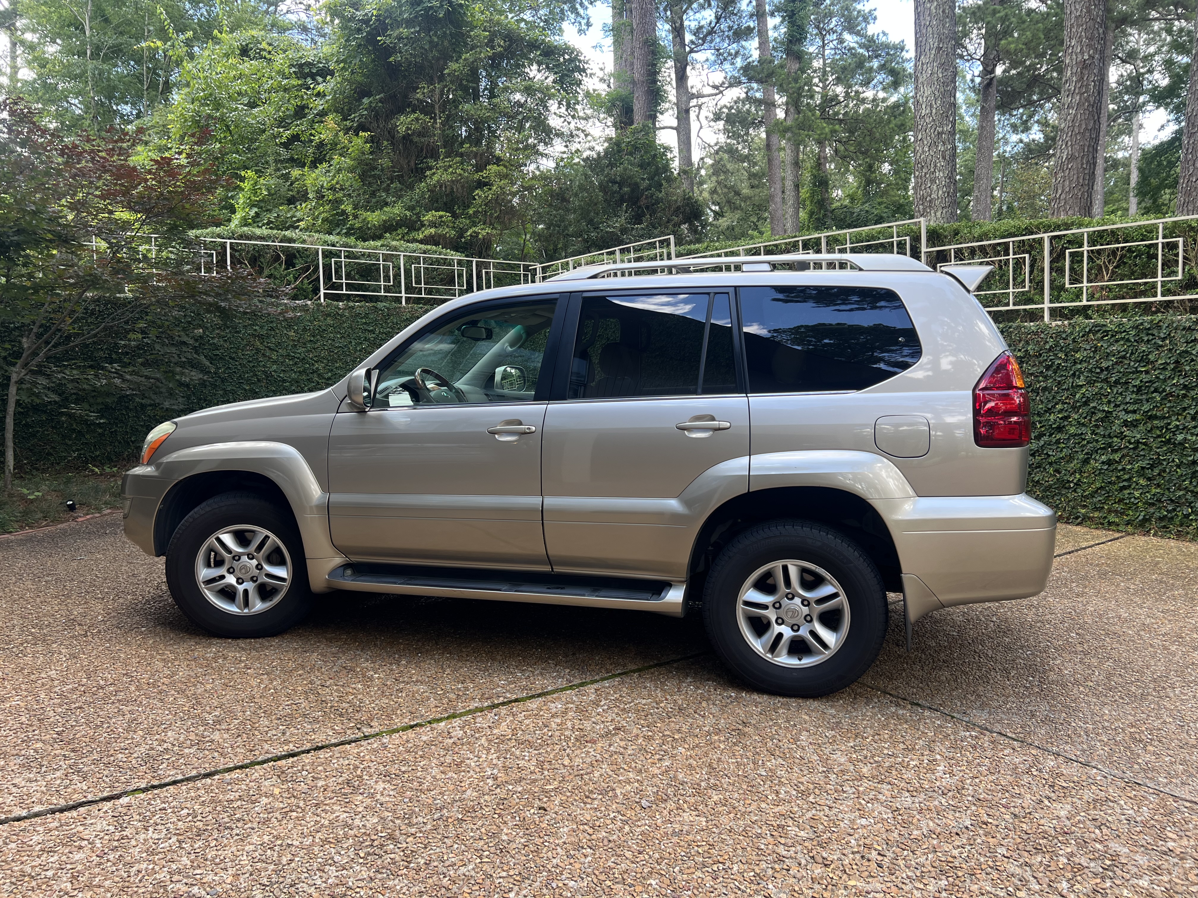 Used 2004 Lexus GX 470 AWD/4WD image 1