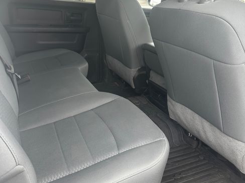 Used 2018 RAM 2500 Tradesman w/ Chrome Appearance Group image 16