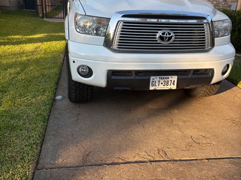 Used 2012 Toyota Tundra Limited image 2