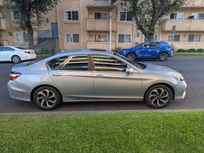 Used 2017 Honda Accord EX