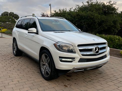 Used 2015 Mercedes-Benz GL 450 4MATIC image 4