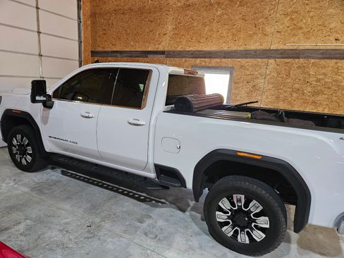 Used 2024 GMC Sierra 2500 SLE w/ SLE Value Package; image 8