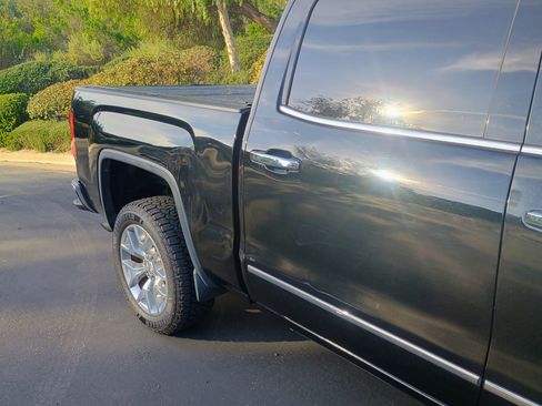 Used 2015 GMC Sierra 1500 SLT w/ SLT Crew Cab Value Package image 9