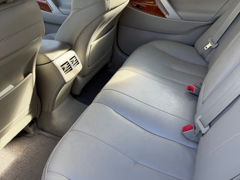 Used 2011 Toyota Camry Hybrid image 11