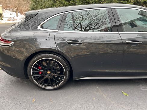 Used 2022 Porsche Panamera 4S w/ Premium Package image 4