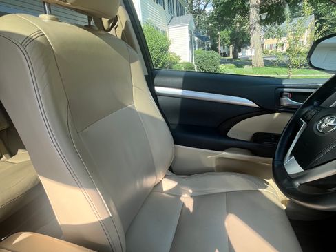 Used 2015 Toyota Highlander XLE AWD/4WD image 26