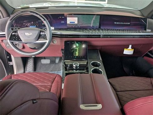 Used 2025 Cadillac Escalade ESV Sport w/ Touring Package image 4