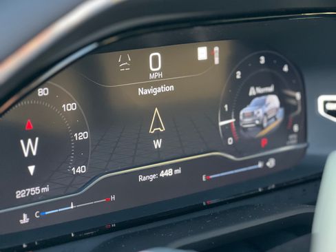 Used 2023 GMC Yukon XL Denali image 16