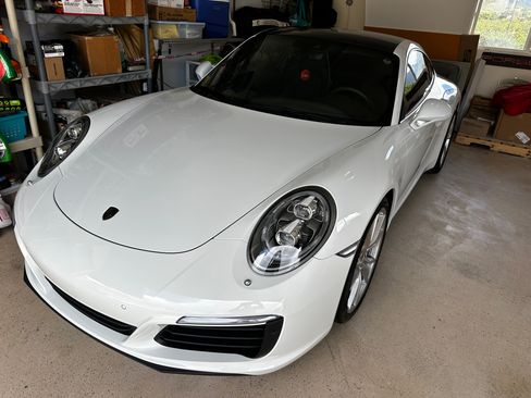 Used 2017 Porsche 911 Carrera image 1