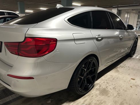 Used 2018 BMW 330i Gran Turismo xDrive image 8
