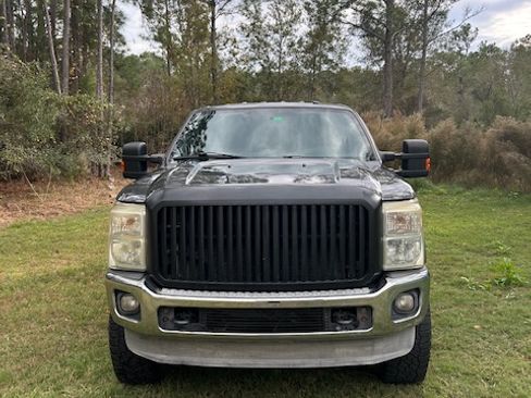 Used 2015 Ford F250 Lariat w/ FX4 Off-Road Package image 4